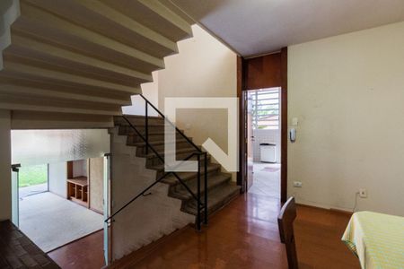 Escadas de casa à venda com 3 quartos, 300m² em Pinheiros, São Paulo