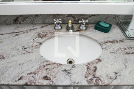 Casa à venda com 411m², 5 quartos e 2 vagas Casa à venda com 411m², 5 quartos e 2 vagasBanheiro 2