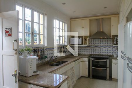 Casa à venda com 411m², 5 quartos e 2 vagas Casa à venda com 411m², 5 quartos e 2 vagasCozinha