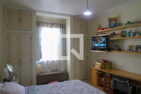 Casa à venda com 411m², 5 quartos e 2 vagas Casa à venda com 411m², 5 quartos e 2 vagasQuarto 4 - Suíte