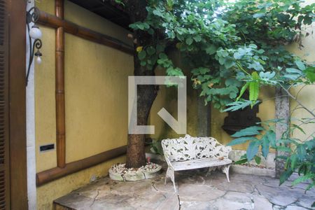 Casa à venda com 411m², 5 quartos e 2 vagas Casa à venda com 411m², 5 quartos e 2 vagasGaragem - Entrada da casa