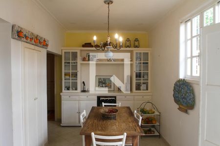 Casa à venda com 411m², 5 quartos e 2 vagas Casa à venda com 411m², 5 quartos e 2 vagasCozinha