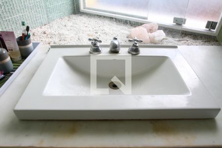 Casa à venda com 411m², 5 quartos e 2 vagas Casa à venda com 411m², 5 quartos e 2 vagasBanheiro 1