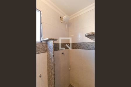 Banheiro de apartamento à venda com 2 quartos, 65m² em Vila Marieta, Campinas