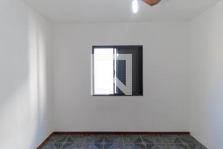 Quarto 01 de apartamento à venda com 2 quartos, 65m² em Vila Marieta, Campinas