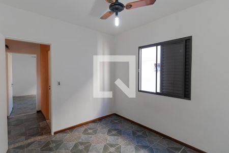 Quarto 01 de apartamento à venda com 2 quartos, 65m² em Vila Marieta, Campinas