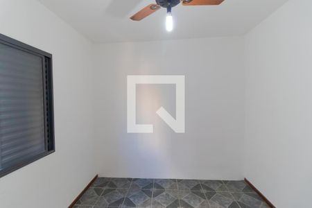 Quarto 01 de apartamento à venda com 2 quartos, 65m² em Vila Marieta, Campinas