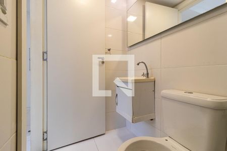 Banheiro de kitnet/studio para alugar com 1 quarto, 17m² em Tijuca, Rio de Janeiro