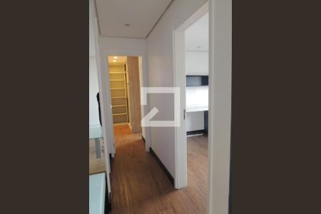 Corredor de apartamento para alugar com 2 quartos, 55m² em Novo Taquaral, Campinas