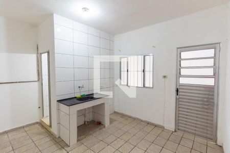 Cozinha de casa de condomínio para alugar com 1 quarto, 24m² em Vila Ponte Rasa, São Paulo