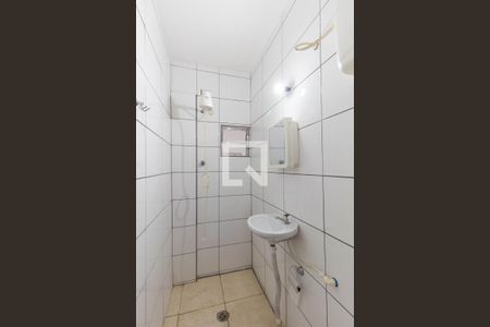 Banheiro de casa de condomínio para alugar com 1 quarto, 24m² em Vila Ponte Rasa, São Paulo