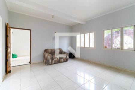Sala de estar de casa à venda com 4 quartos, 220m² em Vila Industrial, Campinas