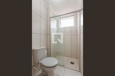 Banheiro de apartamento à venda com 2 quartos, 49m² em Jardim Itu Sabará, Porto Alegre