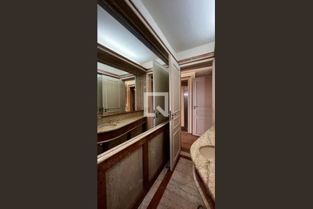 Apartamento para alugar com 240m², 4 quartos e 1 vaga Apartamento para alugar com 240m², 4 quartos e 1 vagaLavabo