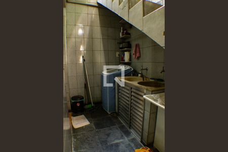 Casa à venda com 220m², 4 quartos e 4 vagas Casa à venda com 220m², 4 quartos e 4 vagasÁrea de Serviço