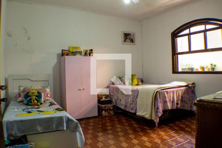 Casa à venda com 220m², 4 quartos e 4 vagas Casa à venda com 220m², 4 quartos e 4 vagasQuarto 4