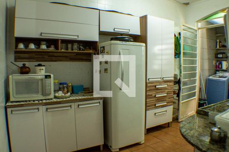 Casa à venda com 220m², 4 quartos e 4 vagas Casa à venda com 220m², 4 quartos e 4 vagasCozinha
