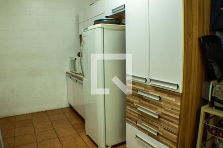 Casa à venda com 220m², 4 quartos e 4 vagas Casa à venda com 220m², 4 quartos e 4 vagasCozinha