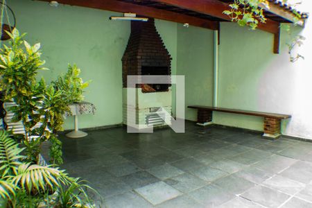 Casa à venda com 220m², 4 quartos e 4 vagas Casa à venda com 220m², 4 quartos e 4 vagasChurrasqueira