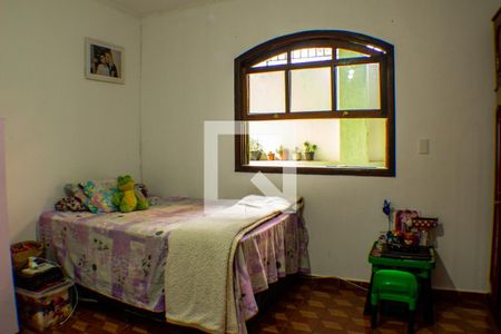 Casa à venda com 220m², 4 quartos e 4 vagas Casa à venda com 220m², 4 quartos e 4 vagasQuarto 4