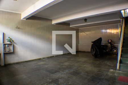 Casa à venda com 220m², 4 quartos e 4 vagas Casa à venda com 220m², 4 quartos e 4 vagasGaragem