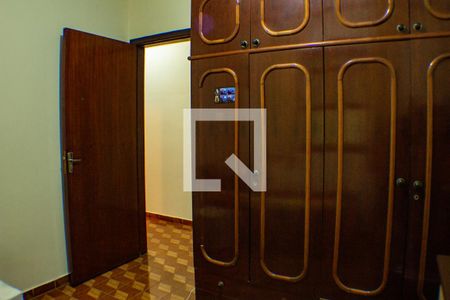 Casa à venda com 220m², 4 quartos e 4 vagas Casa à venda com 220m², 4 quartos e 4 vagasQuarto 3