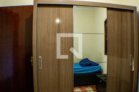 Casa à venda com 220m², 4 quartos e 4 vagas Casa à venda com 220m², 4 quartos e 4 vagasQuarto 2