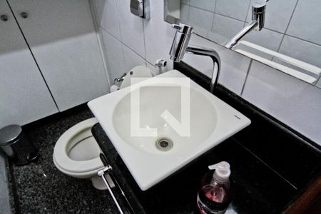 Lavabo de casa para alugar com 3 quartos, 174m² em Parque Sao Domingos, São Paulo