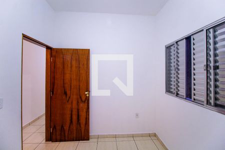 Quarto 1 de casa para alugar com 2 quartos, 48m² em Jardim Sapopemba, São Paulo