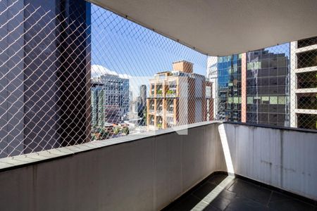 Varanda de apartamento à venda com 3 quartos, 121m² em Vila Olímpia, São Paulo