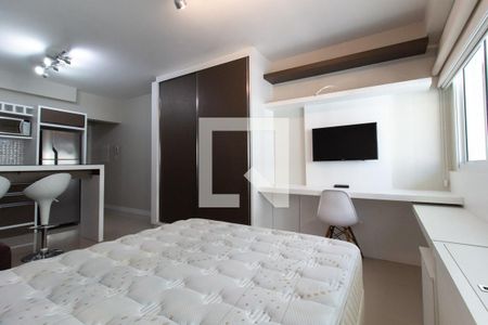 Quarto de kitnet/studio para alugar com 1 quarto, 30m² em Centro, Curitiba