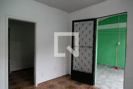 Sala de casa para alugar com 2 quartos, 75m² em Mutondo, São Gonçalo