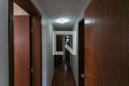 Corredor de apartamento à venda com 3 quartos, 119m² em Santo Antônio, Belo Horizonte