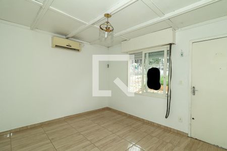 Sala de casa à venda com 4 quartos, 300m² em Rubem Berta, Porto Alegre