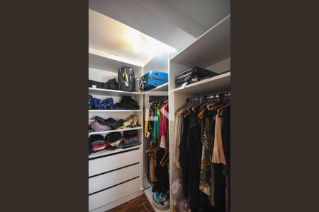 Casa para alugar com 600m², 3 quartos e 2 vagas Casa para alugar com 600m², 3 quartos e 2 vagasArmário da suíte