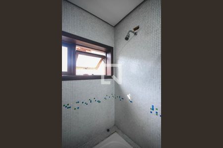 Casa para alugar com 600m², 3 quartos e 2 vagas Casa para alugar com 600m², 3 quartos e 2 vagasChuveiro do banheiro