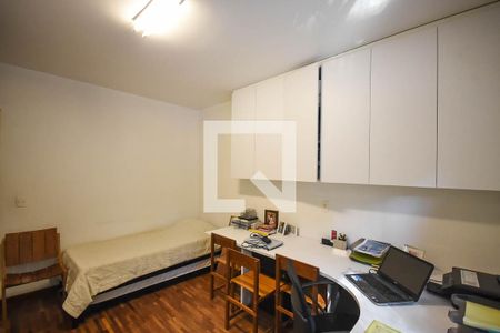 Casa para alugar com 600m², 3 quartos e 2 vagas Casa para alugar com 600m², 3 quartos e 2 vagasQuarto 1