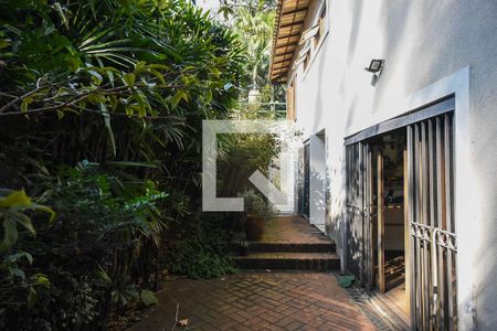 Casa para alugar com 600m², 3 quartos e 2 vagas Casa para alugar com 600m², 3 quartos e 2 vagasEntrada