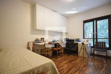 Casa para alugar com 600m², 3 quartos e 2 vagas Casa para alugar com 600m², 3 quartos e 2 vagasQuarto 1