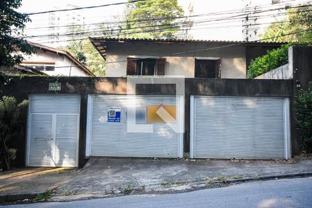 Casa para alugar com 600m², 3 quartos e 2 vagas Casa para alugar com 600m², 3 quartos e 2 vagasFachada