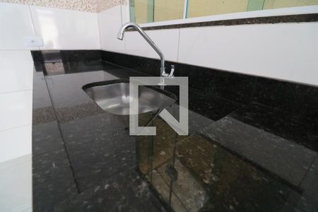 Sala/Cozinha - pia de apartamento para alugar com 2 quartos, 62m² em Vila Esperança, São Paulo