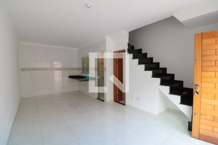 Sala/Cozinha de apartamento para alugar com 2 quartos, 62m² em Vila Esperança, São Paulo