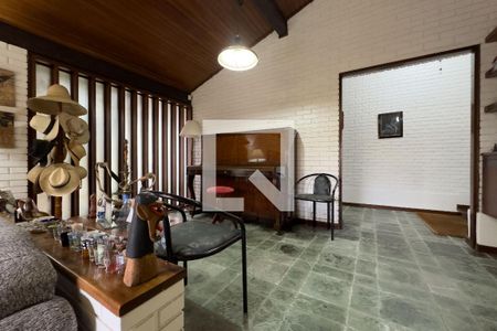 Sala de casa à venda com 5 quartos, 250m² em Santa Tereza, Porto Alegre