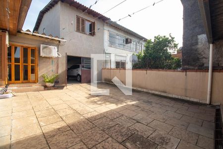 Casa à venda com 160m², 3 quartos e 5 vagas Casa à venda com 160m², 3 quartos e 5 vagasÁrea Externa