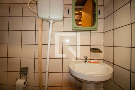 Casa à venda com 160m², 3 quartos e 5 vagas Casa à venda com 160m², 3 quartos e 5 vagasÁrea Gourmet - banheiro