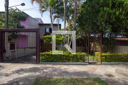 Casa à venda com 160m², 3 quartos e 5 vagas Casa à venda com 160m², 3 quartos e 5 vagasFachada