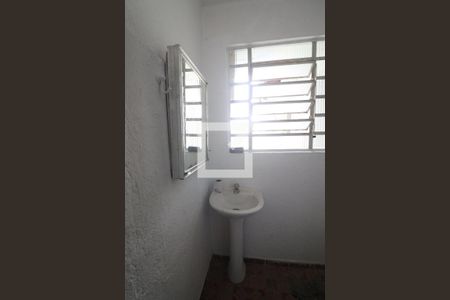 Banheiro  de casa para alugar com 1 quarto, 45m² em Vila Diva (zona Norte), São Paulo