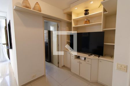 Sala de apartamento para alugar com 2 quartos, 70m² em Barra da Tijuca, Rio de Janeiro