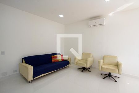 Sala de apartamento para alugar com 2 quartos, 70m² em Barra da Tijuca, Rio de Janeiro