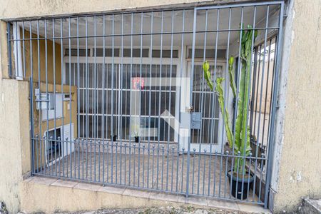 Casa à venda com 203m², 2 quartos e 5 vagas Casa à venda com 203m², 2 quartos e 5 vagasEntrada lateral sala 2